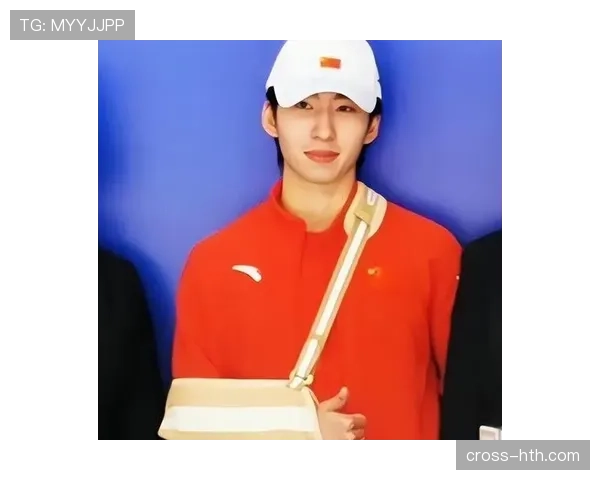 林孝埈训练完直接去奢侈品店刷了张黑卡？